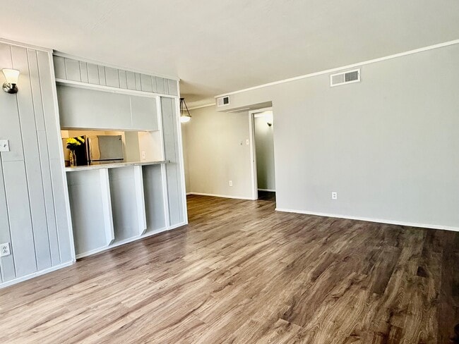 Building Photo - 1000 Heights Blvd Unit 1 Rental