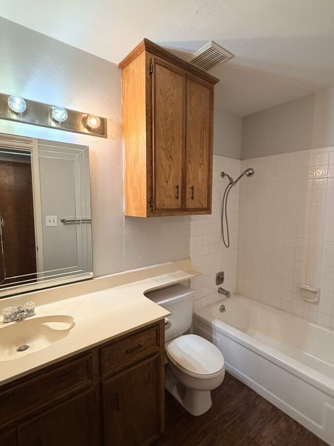 Photo - Spacious 2/2 rental home