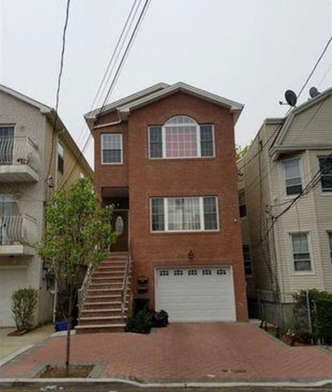 Photo - 213 Pearsall Ave Apartments Unit 2