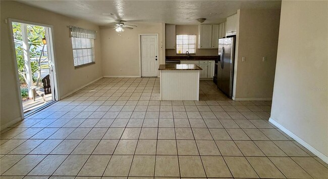 Photo - 5502 S Elkins Ave