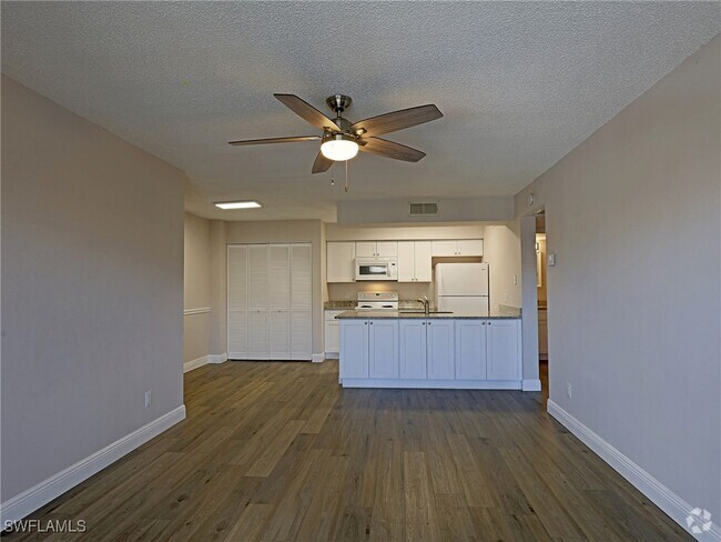 Building Photo - 5307 Summerlin Rd Unit 709 Rental