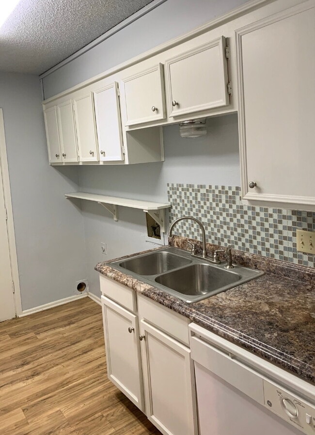 Photo - Cute 2 Bedroom