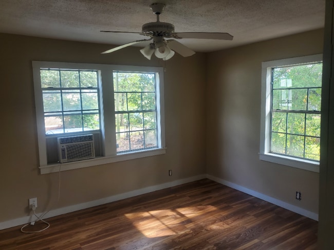 Photo - 408 N Texas St