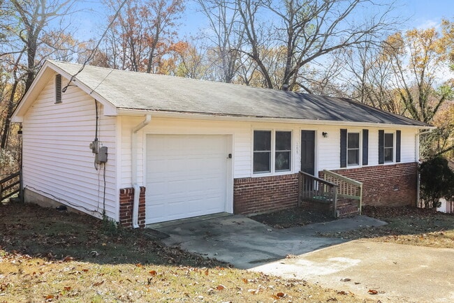 Photo - 208 Sam Pate Dr