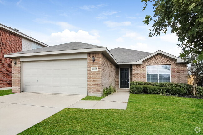 Building Photo - 2033 Pine Knot Dr Rental