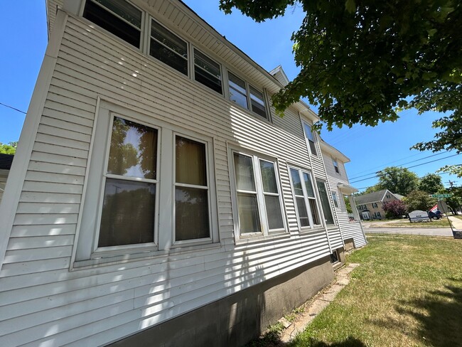 Photo - 11 S 4th St E Unit 2