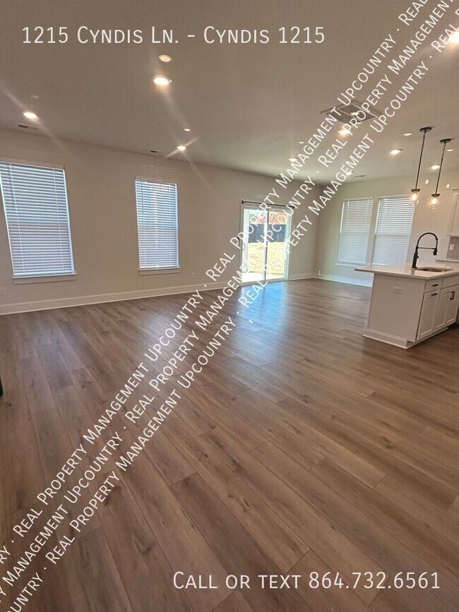 Photo - 1215 Cyndis Ln