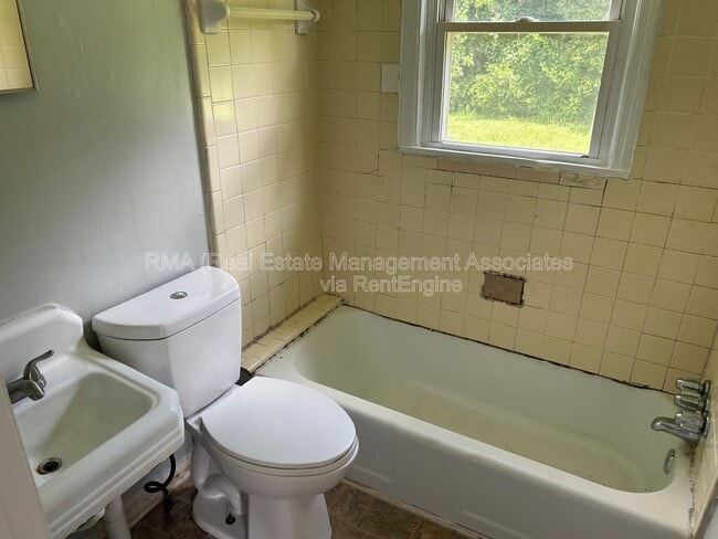 Photo - 1111 Dewey St Unit B