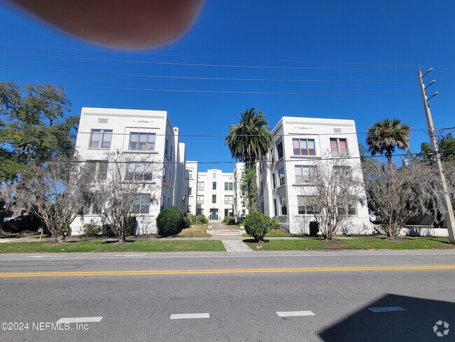 Building Photo - 2545 Oak St Unit 17 Rental