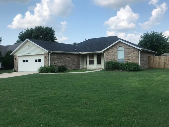 Photo - 3028 N Quartz Dr