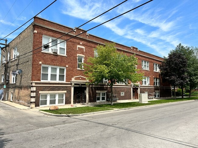 Building Photo - 1838 50th Ct Unit 13 Rental