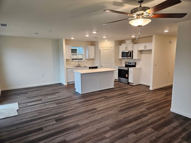 Photo - 630 Marshall Ln