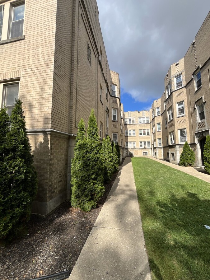 Photo - 6322 N Albany Ave Apartamento Unidad 2W
