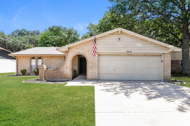 Photo - 2312 Vineyard Dr House