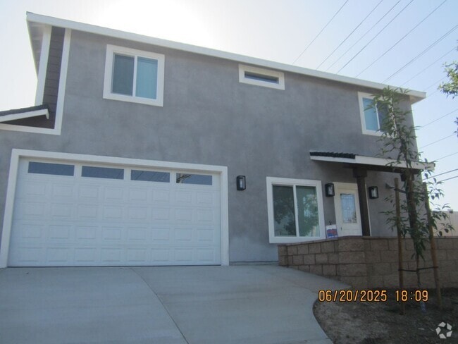 Building Photo - BRAND NEW HOME