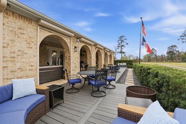 Building Photo - 19623 Fairway Island Drive