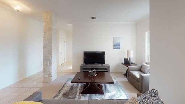 Photo - 403 Maple Run Dr