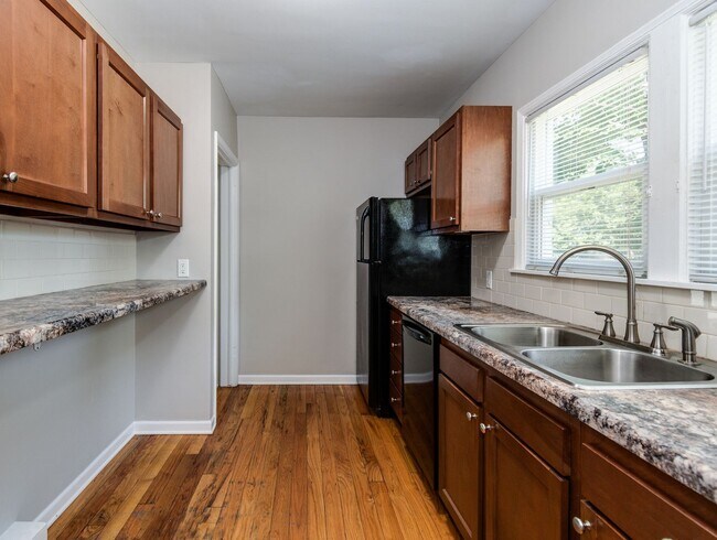Photo - Rare home available for rent in Eken park! Unit Coolidge