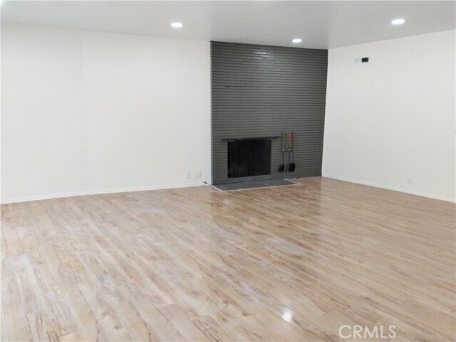 Photo - 374 Grand