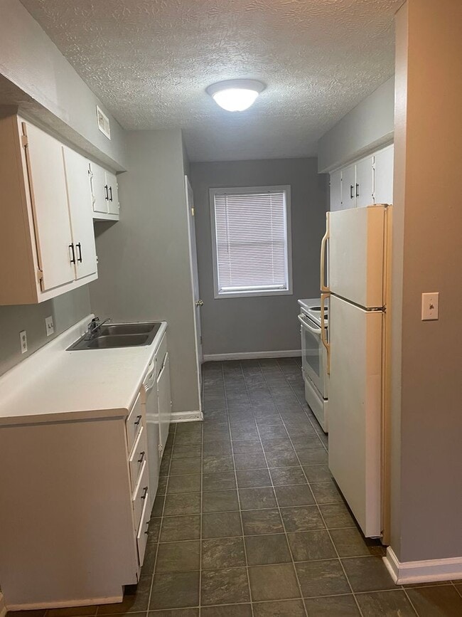 Photo - 2 Bed 1.5 Bath Townhouse