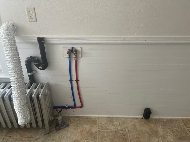 Photo - 66 Cisco St Unit 2