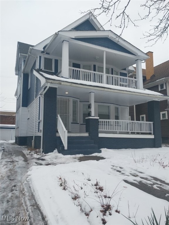 Building Photo - 1635 Hillcrest Rd Unit Up