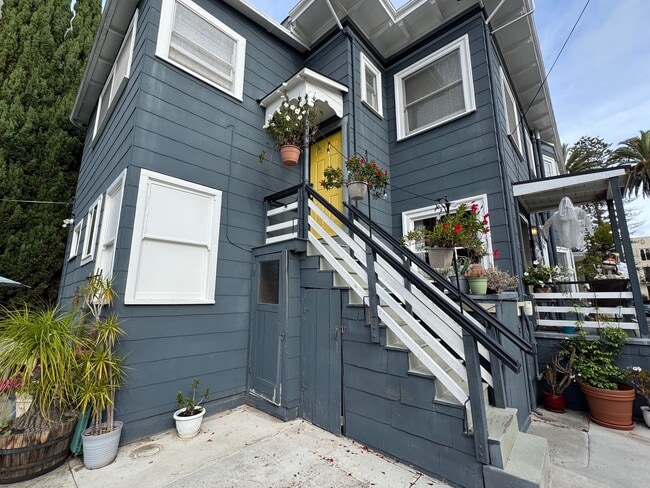Building Photo - 2514 Central Ave Unit #D