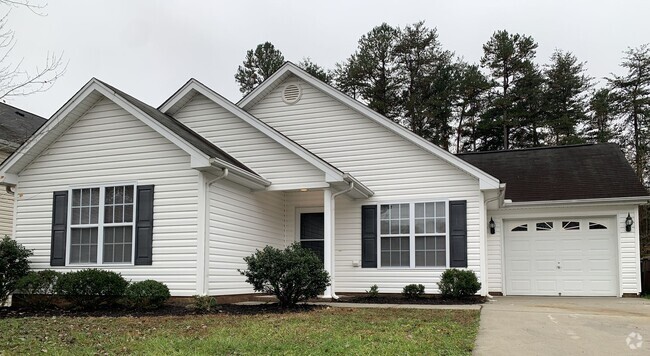 Building Photo - Charming 3-Bedroom Located in Greensboro Rental