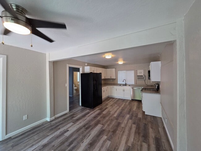 Photo - Phoenix 3 Bed/3 Bath in Coronado!
