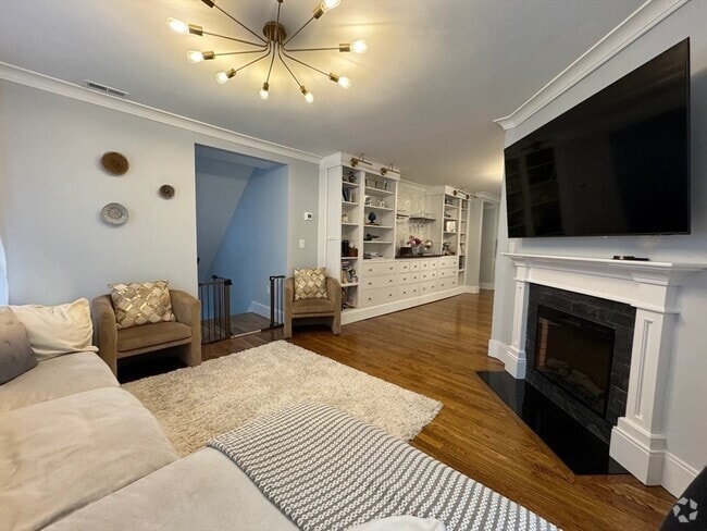 Building Photo - 66 Calvary St Rental