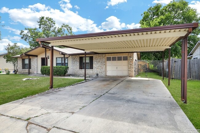 Photo - 166 Meadow Trail Dr