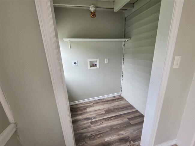 Photo - 202 N Logan St