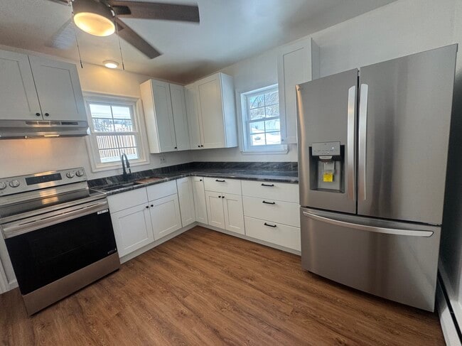 Photo - 230 Church St