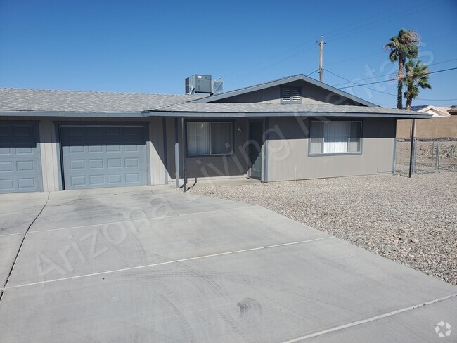 Building Photo - NORTHSIDE DUPLEX Rental