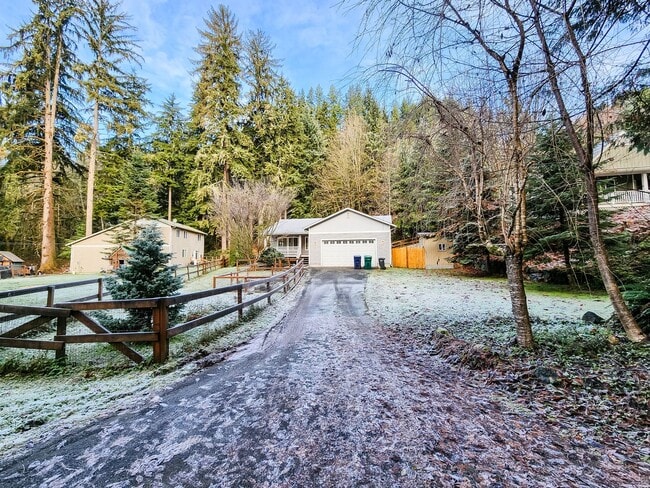Building Photo - Quiet Granite Falls Rambler