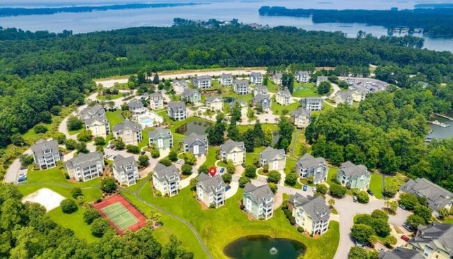 Best view with easy lake access - 144 Breezes Dr Unit 3C