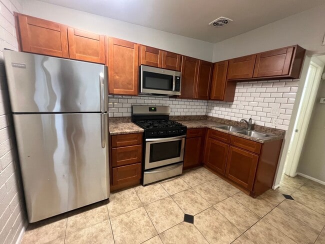 Photo - 906 S Mariana St