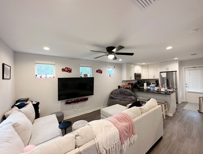 Photo - Porter's Parkside -  2 Bedroom, 2 Bathroom...