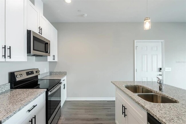 Photo - 2050 Silverstone Cir