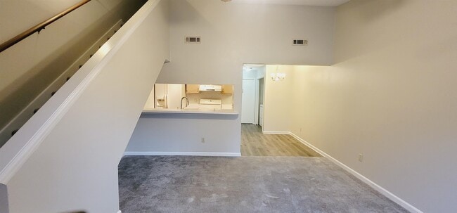 Photo - 1795 Falconcrest St