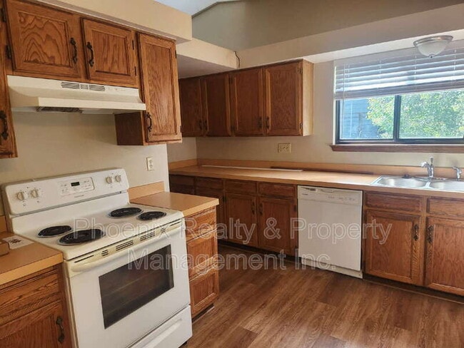 Photo - 146 Lois Dr