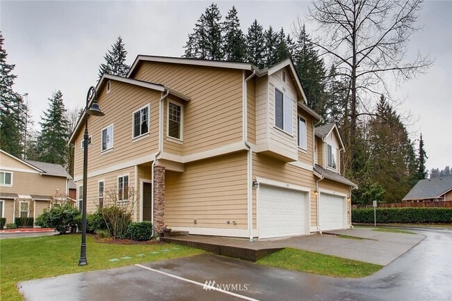 Building Photo - Large 3 Bedroom Townhouse - Bothell!