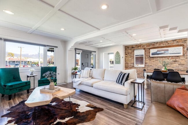 Photo - 1550 S Main St Unidad SI ID1597555P