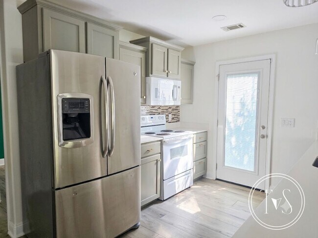 17 Ristona Dr