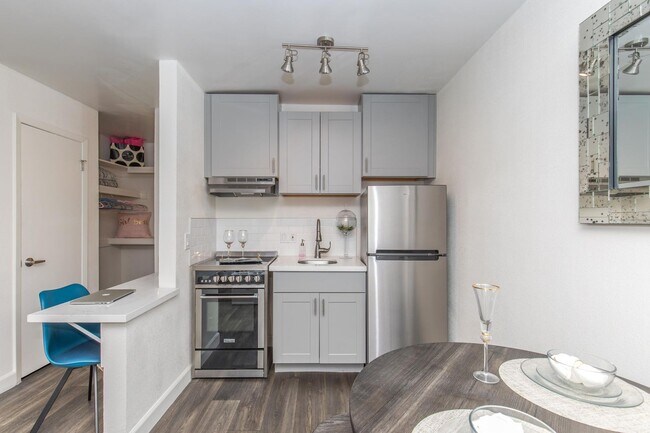 Studio 710 Apartments