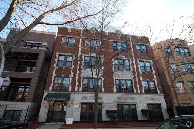 Building Photo - 835 W Wolfram St Rental