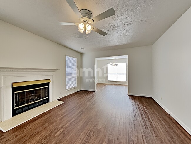 Photo - 2498 Port Kembla Dr