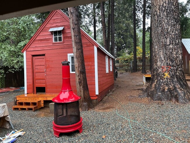 Photo - Stirling City Charmer-3 bed 1 bath, large ...