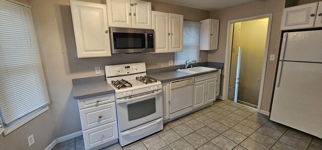 Photo - 1421 E 14 Mile Rd