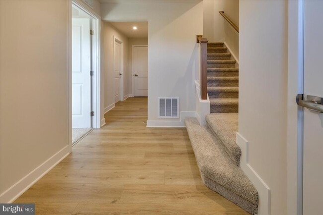 Photo - 9390 Tanfield Dr